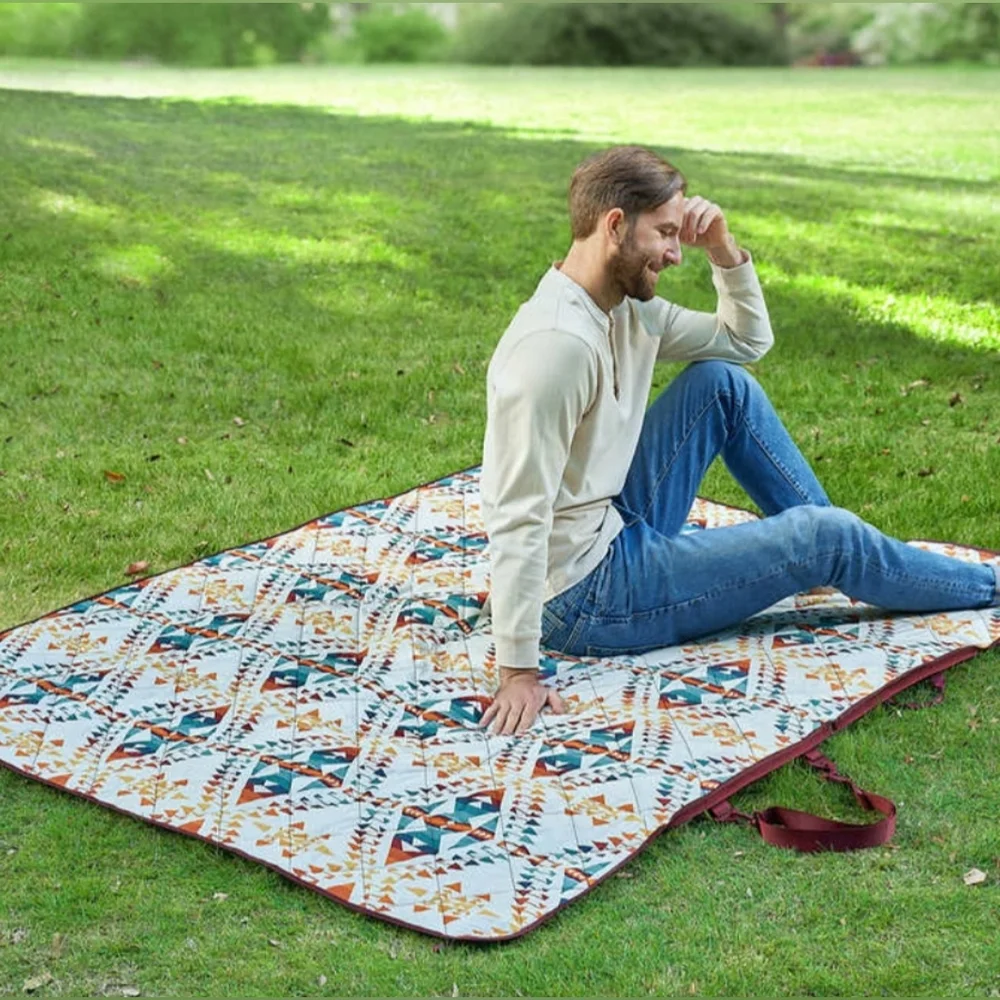 Pendleton Outdoor Packable Blanket 60 in x 72 in - Picture 7 of 9